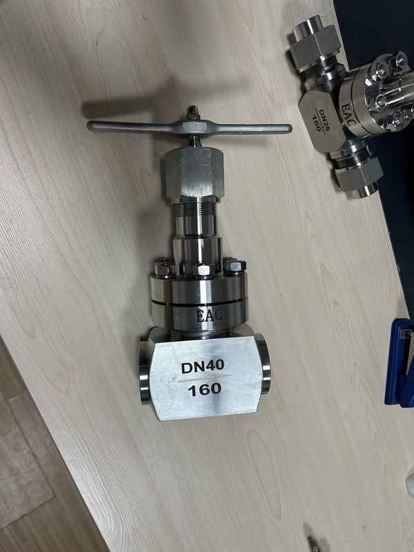 LNG LOX LIN LAR LCO2 مخزن شیر کروژنیک فشار بالا شیر گلوب با کیفیت بالا شیر PN320